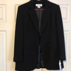 Rena Rowan black blazer